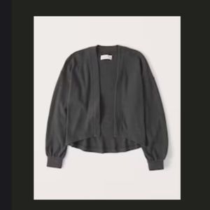Abercrombie & Fitch Soft Collection Cozy Cropped Cardigan in Onyx | Side Small